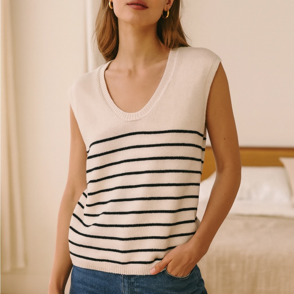Banana republic navy and cream striped sleeveless sweater vest‎